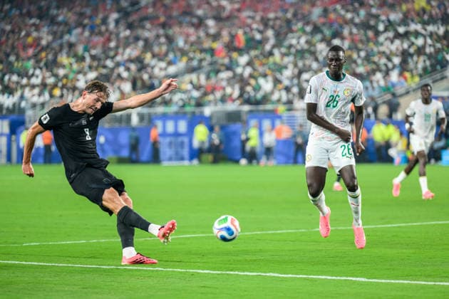 260622 Sander Berge of Norway and Pape Gueye of Senegal during the FIFA World Cup, WM, Weltmeisterschaft, Fussball 2026 group stage football match between Norway and Senegal on June 22, 2026 in New Jersey. Photo: Jon Olav Nesvold BILDBYRAN COP 217 VG0963 bbeng fotboll football soccer fotball vm fotbolls-vm fotball-vm fotbolls-vm 2026 fifa world cup 2026 new york norge norway senegal *** June 22, 2026  Copyright: JONxOLAVxNESVOLD BB260622JE037