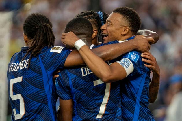 Kylian Mbappe (R) of France celebrate a goal with his teammates during a Group I match of the 2026 FIFA World Cup, WM, Weltmeisterschaft, Fussball between France and Iraq at Lincoln Financial Field in Philadelphia, United States, 22 June 2026. FIFA World Cup 2026 - Group I - France vs Iraq !ACHTUNG: NUR REDAKTIONELLE NUTZUNG!  Copyright: xÁngelxColmenaresx GR2106 20260623-55020678815_1