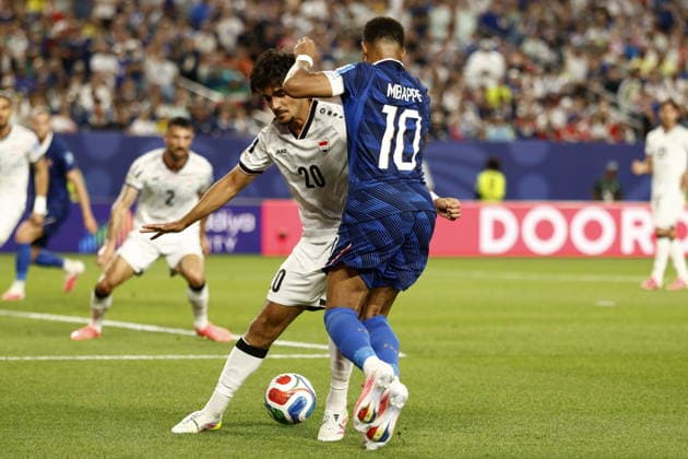 FIFA World Cup, WM, Weltmeisterschaft, Fussball 2026 - Group I - France vs Iraq Aimar Sher of Iraq (L) in action against Kylian Mbappe of France (R) during the FIFA World Cup 2026 group stage match France against Iraq, in Philadelphia, Pennsylvania, USA, 22 June 2026. PHILADELPHIA United States  Copyright: xWILLxOLIVERx