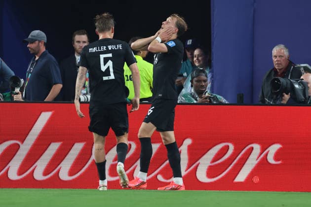 22.06.2026, Fussball, Herren, FIFA Weltmeisterschaft 2026, Vorrunde, Gruppe I, New York, Norwegen - Senegal, Torjubel zum 1:0, Torschütze: Marcus Pedersen (Norwegen), Alexander Sörloth (Norwegen), Martin Ödegaard (Norwegen) New York MetLife Stadium New York Vereinigte Staaten von Amerika (US) *** June 22, 2026, Soccer, Mens, 2026 FIFA World Cup, Group Stage, Group I, New York, Norway vs. Senegal, Goal celebration after the 1–0 goal, Goal scorers Copyright: xSebastianxBachx