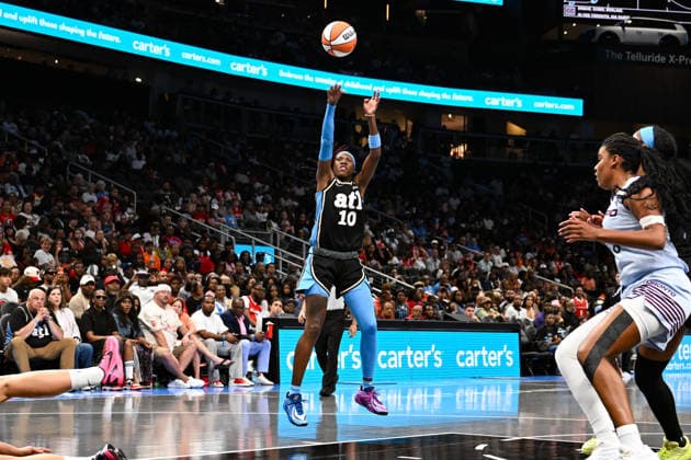 ATLANTA, GA - JUNE 22: Atlanta guard Rhyne Howard (10) shoots the ball during the WNBA, Basketball Damen, USA game between the Toronto Tempo and the Atlanta Dream on June 22nd, 2026 at State Farm Arena in Atlanta, GA. (Photo by Rich von Biberstein Icon Sportswire) WNBA: JUN 22 Toronto Tempo at Atlanta Dream EDITORIAL USE ONLY Icon260622008