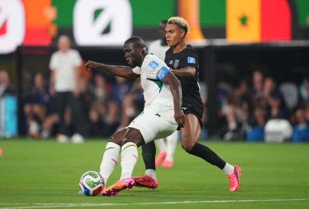 Kalidou Koulibaly (Senegal) and Antonio Nusa (Norway) battle for the ball during Norway and Senegal, Group I FIFA World Cup, WM, Weltmeisterschaft, Fussball 2026, Met Life Stadium, New jersey, USA on June 22, 2026. Thor Wegner DeFodi Images. (Photo by DeFodi Images) - *** Kalidou Koulibaly of Senegal and Antonio Nusa of Norway battle for the ball during the match between Norway and Senegal in Group I of the 2026 FIFA World Cup at MetLife Stadium in New Jersey, USA, on June 22, 2026. Photo by DeFodi Images, Thor Wegner,detected_source_language