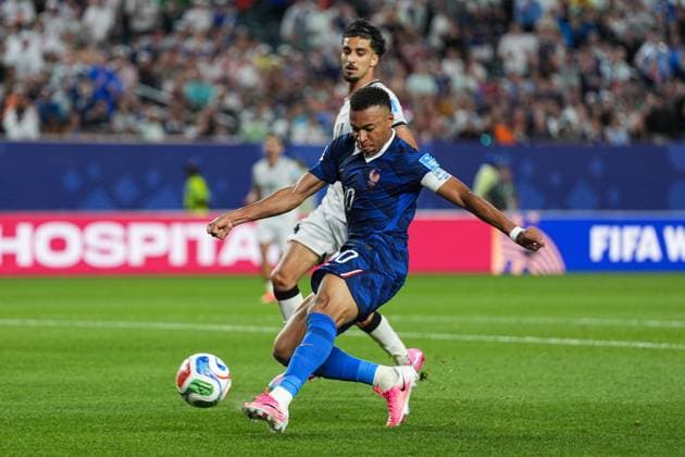 Kylian MbappÃ of France shoots at goal France v Iraq, 2026 FIFA World Cup, WM, Weltmeisterschaft, Fussball Group I, Football, Philadelphia Stadium, Philadelphia, Pennsylvania, USA - 22 Jun 2026Philadelphia Philadelphia Stadium Pennsylvania (PA) United States of America  Copyright: xIsmaelxAdnan Shutterstockx 16950632dt