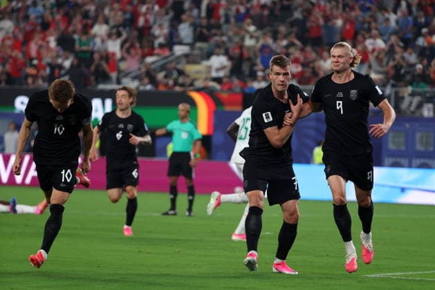 FIFA World Cup, WM, Weltmeisterschaft, Fussball 2026 - Group I - Norway vs Senegal Erling Haaland of Norway (R) celebrates with his teammates after scoring the 2-0 goal during the FIFA World Cup 2026 group stage match Norway against Senegal, in East Rutherford, New Jersey, USA, 22 June 2026. East Rutherford United States  Copyright: xOLGAxFEDOROVAx