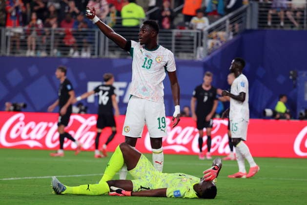 FIFA World Cup, WM, Weltmeisterschaft, Fussball 2026 - Group I - Norway vs Senegal Goalkeeper Edouard Mendy of Senegal lies on the ground after an injury during the FIFA World Cup 2026 group stage match Norway against Senegal, in East Rutherford, New Jersey, USA, 22 June 2026. East Rutherford United States  Copyright: xOLGAxFEDOROVAx