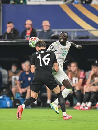 Marcus Pedersen (Norway) and Sadio Mane (Senegal) battle for the ball during the FIFA World Cup, WM, Weltmeisterschaft, Fussball 2026 Group I match between Norway and Senegal at New York New Jersey Stadium on June 22, 2026 in East Rutherford, United States. (Photo by Harry Langer DeFodi Images) - *** Marcus Pedersen of Norway and Sadio Mané of Senegal battle for the ball during the 2026 FIFA World Cup Group I match between Norway and Senegal at New York New Jersey Stadium on June 22, 2026, in East Rutherford, United States. Photo by Harry Langer, DeFodi Images,detected_source_language