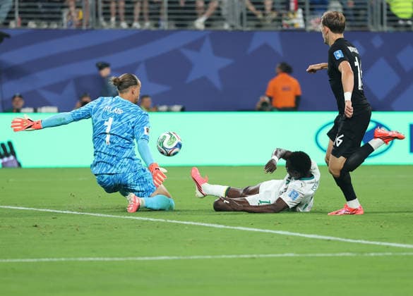 (260623) -- NEW YORK, June 23, 2026 -- Ismaila Sarr (2nd L) of Senegal scores a goal during the group I match between Norway and Senegal at the 2026 FIFA World Cup, WM, Weltmeisterschaft, Fussball at New York New Jersey Stadium, the United States, June 22, 2026. ) (SP)U.S.-NEW YORK-FOOTBALL-FIFA WORLD CUP-GROUP I-NOR VS SEN CaoxCan 