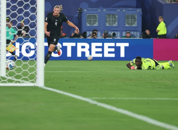 (260623) -- NEW YORK, June 23, 2026 -- Erling Haaland (L) of Norway shoots during the group I match between Norway and Senegal at the 2026 FIFA World Cup, WM, Weltmeisterschaft, Fussball at New York New Jersey Stadium, the United States, June 22, 2026. ) (SP)U.S.-NEW YORK-FOOTBALL-FIFA WORLD CUP-GROUP I-NOR VS SEN CaoxCan 