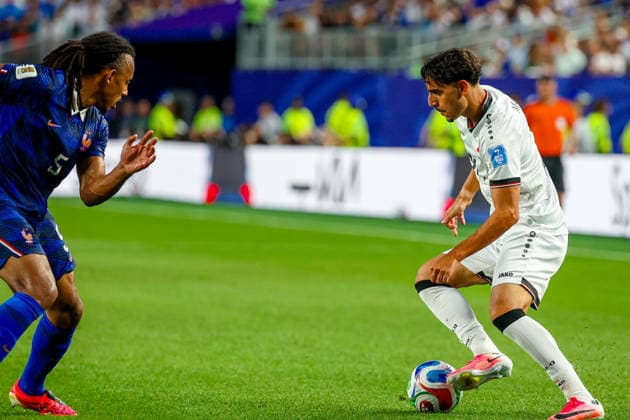 June 22, 2026, Philadelphia, Pennsylvania, USA: MARKO FARJI of Iraq dribbles the ball during the 2026 FIFA World Cup, WM, Weltmeisterschaft, Fussball Group I match at Philadelphia Stadium in Philadelphia, PA on June 22, 2026. Philadelphia USA - ZUMAm283 20260622_zsp_m283_060 Copyright: xBillyxMyersx