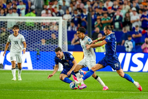 June 22, 2026, Philadelphia, Pennsylvania, USA: ZIDANE IQBAL of Iraq dribbles out of pressure during the 2026 FIFA World Cup, WM, Weltmeisterschaft, Fussball Group I match at Philadelphia Stadium in Philadelphia, PA on June 22, 2026. Philadelphia USA - ZUMAm283 20260622_zsp_m283_074 Copyright: xBillyxMyersx