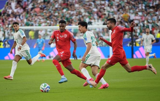 Jordan v Algeria - FIFA World Cup, WM, Weltmeisterschaft, Fussball 2026 - Group J SANTA CLARA, UNITED STATES - JUNE 22: Abdallah Nasib of Jordan in action against Ibrahim Maza of Algeria during the 2026 FIFA World Cup First Stage Group J match between Jordan and Algeria at Levi s Stadium (San Francisco Bay Area Stadium) in Santa Clara, California, United States on June 22, 2026. Tayfun Coskun Anadolu California United States. Editorial use only. Please get in touch for any other usage.  Copyright: x2026xAnadoluxTayfunxCoskunx