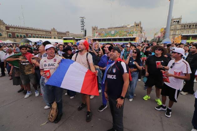 French Fans Support Their Team At FIFA World Cup, WM, Weltmeisterschaft, Fussball Fan Festival Fans of France national team, Nationalteam watching the FIFA World Cup Group J match between France and Irak on the giant screen at the FIFA World Cup Fan Fest. on June 22, 2026, in Mexico City, Mexico. (Photo by Carlos Santiago Eyepix Group) Copyright: xCarlosxsantiago xEyepixxGroupx CS_22062026_188481