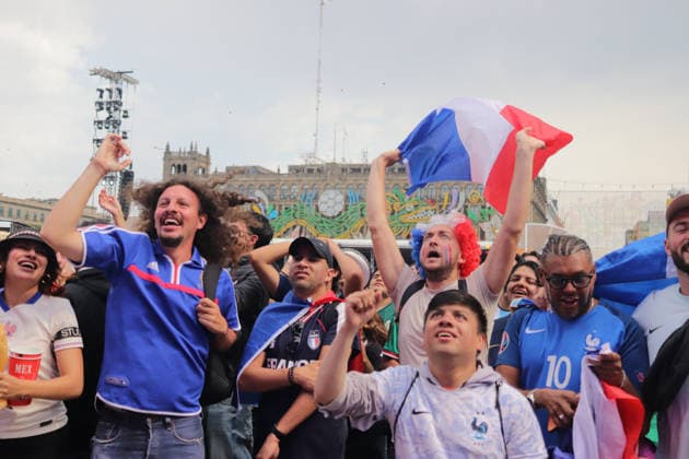 French Fans Support Their Team At FIFA World Cup, WM, Weltmeisterschaft, Fussball Fan Festival Fans of France national team, Nationalteam watching the FIFA World Cup Group J match between France and Irak on the giant screen at the FIFA World Cup Fan Fest. on June 22, 2026, in Mexico City, Mexico. (Photo by Carlos Santiago Eyepix Group) Copyright: xCarlosxsantiago xEyepixxGroupx CS_22062026_188487
