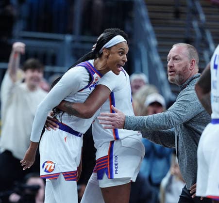 INDIANAPOLIS, IN - JUNE 22: Phoenix Mercury forward DeWanna Bonner (24) is restrained by forward Valeriane Ayayl (11) during a game against the Indiana Fever on June 22, 2026, at Gainbridge Fieldhouse in Indianapolis, Indiana. (Photo by Brian Spurlock Icon Sportswire) WNBA, Basketball Damen, USA JUN 22 Phoenix Mercury at Indiana Fever EDITORIAL USE ONLY Icon26062244
