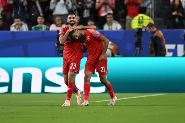 Jordan v Algeria - FIFA World Cup, WM, Weltmeisterschaft, Fussball 2026 - Group J SANTA CLARA, UNITED STATES - JUNE 22: Nizar al-Rashdan (21) of Jordan celebrates with his teammates after scoring a goal during the 2026 FIFA World Cup First Stage Group J match between Jordan and Algeria at Levi s Stadium (San Francisco Bay Area Stadium) in Santa Clara, California, United States on June 22, 2026. Tayfun Coskun Anadolu California United States. Editorial use only. Please get in touch for any other usage.  Copyright: x2026xAnadoluxTayfunxCoskunx