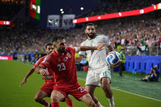 Jordan v Algeria - FIFA World Cup, WM, Weltmeisterschaft, Fussball 2026 - Group J SANTA CLARA, UNITED STATES - JUNE 22: Ehsan Haddad (23) of Jordan in action against Rayan Ait-Nouri of Algeria during the 2026 FIFA World Cup First Stage Group J match between Jordan and Algeria at Levi s Stadium (San Francisco Bay Area Stadium) in Santa Clara, California, United States on June 22, 2026. Tayfun Coskun Anadolu California United States. Editorial use only. Please get in touch for any other usage.  Copyright: x2026xAnadoluxTayfunxCoskunx