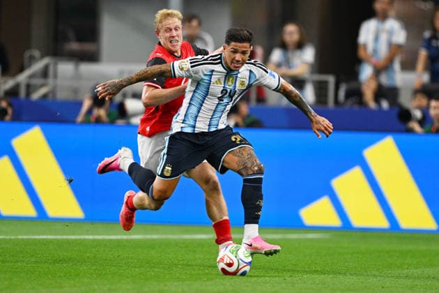 (L-R) Xaver SCHLAGER (AUT), Enzo Fernandez (ARG), JUNE 22, 2026 - Football Soccer : FIFA World Cup, WM, Weltmeisterschaft, Fussball 2026 Group J match between Argentina 2-0 Austria at Dallas Stadium in Arlington, Texas, USA.  aflo_335425961 KenjiroxMatsuox