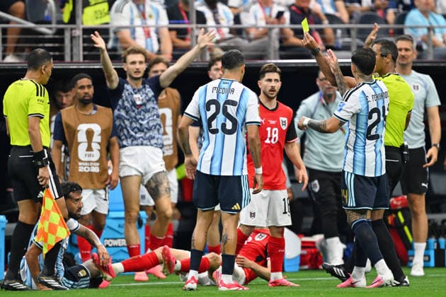 (L-R) Facundo Medina (ARG), Konrad LAIMER (AUT), JUNE 22, 2026 - Football Soccer : FIFA World Cup, WM, Weltmeisterschaft, Fussball 2026 Group J match between Argentina 2-0 Austria at Dallas Stadium in Arlington, Texas, USA.  aflo_335426463 KenjiroxMatsuox