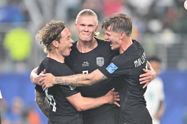 June 22, 2026, East Rutherford, New Jersey, United States of America: East Rutherford, United States of America. 22 Jun, 2026. Norway forward ERLING HAALAND (9) celebrates with Norway midfielder PATRICK BERG (6) and Norway midfielder SANDER BERGE (8) during a World Cup 2026 Group I match. Norway defeats Senegal 3 to 2. Credit: , Jr. Zuma Press World Cup 2026 Group I: Norway 3:2 Senegal  - ZUMAa301 20260622_aaf_a301_013 Copyright: xBrooksxVonxArxx