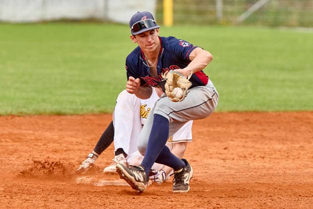 Deutsche Baseball Liga (DBL), München-Haar Disciples vs Gauting Indians, Haar Disciples, Gauting Indians, 2026-06-21 in München-Haar (Ballpark Eglfing) GRÜNDIG Matteo (Gauting Indians Right Fielder Nr36-GAU36), ZGORZYÅƒSKI Hubert (München-Haar Disciples Shortstop Nr15-HAA15) sportworld München-Haar Ballpark Eglfing Bayern Deutschland *** German Baseball League (DBL), Munich Haar Disciples vs. Gauting Indians, Haar Disciples, Gauting Indians, June 21, 2026, at Munich Haar Ballpark Eglfing, Matteo GRÜNDIG, Gauting Indians, Right Fielder, No. 36 (GAU36), ZGORZYÅƒSKI Hubert, Munich Haar Disciples, Shortstop No. 15 HAA15, Sportworld, Munich Haar Ballpark Eglfing, Bavaria, Germany,detected_source_language
