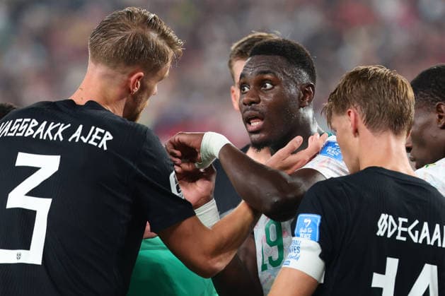 Moussa Niakhate of Senegal reacts to Kristoffer Ajer of Norway during the FIFA World Cup, WM, Weltmeisterschaft, Fussball 2026 match between Norway and Senegal at Metlife Stadiem, New Jersey, USA on 23 June 2026. Copyright: xPeterxDovganx 45100069