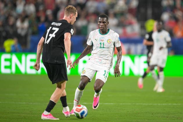 Fußball, WM 2026, 20260622, Norwegen - Senegal. Im Bild v.l. Torbjorn HEGGEM (Norwegen, 17), Nicolas JACKSON (Senegal, 11). East Rutherford New-York-New-Jersey-Stadion New Jersey Vereinigte Staaten von Amerika *** Soccer, 2026 World Cup, 20260622, Norway vs. Senegal. Pictured from left Copyright: Passion2Press MarkusxFischerx