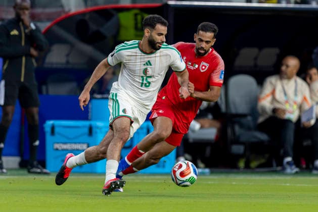 SANTA CLARA, CA - JUNE 22: Rayan Ait-Nouri 15 of Algeria takes the ball toward the box during the FIFA World Cup, WM, Weltmeisterschaft, Fussball Group J match between Jordan and Algeria on June 22, 2026 at San Francisco Bay Area Stadium in Santa Clara, CA. (Photo by Bob Kupbens Icon Sportswire) SOCCER: JUN 22 FIFA World Cup 26 Group J - Jordan vs Algeria EDITORIAL USE ONLY Icon260622020
