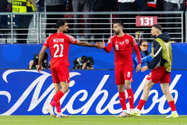 SANTA CLARA, CA - JUNE 22: Nizar al-Rashdan 21 of Jordan celebrates a goal with Noor al-Rawabdeh 8 in the first half of the FIFA World Cup, WM, Weltmeisterschaft, Fussball 2026 Group J match between Jordan and Algeria on June 22, 2026 at San Francisco Bay Area Stadium in Santa Clara, CA. (Photo by Matthew Huang Icon Sportswire) SOCCER: JUN 22 FIFA World Cup 26 Group J - Jordan vs Algeria EDITORIAL USE ONLY Icon260622009
