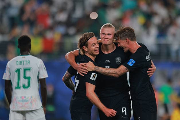 June 22, 2026, East Rutherford, New Jersey, USA: Norway midfielder Patrick Berg (6), Norway forward Erling Haaland (9) and Norway defender David Moller Wolfe (5) celebrate a goal during the June 22nd FIFA World Cup, WM, Weltmeisterschaft, Fussball 2026 matchup between Norway and Senegal at MetLife Stadium in East Rutherford, New Jersey. East Rutherford USA - ZUMAs325 20260622_zsp_s325_132 Copyright: xJessxStilesx