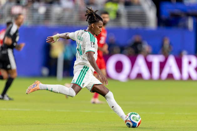 SANTA CLARA, CA - JUNE 22: Hicham Boudaoui 14 of Algeria clears the ball during the FIFA World Cup, WM, Weltmeisterschaft, Fussball Group J match between Jordan and Algeria on June 22, 2026 at San Francisco Bay Area Stadium in Santa Clara, CA. (Photo by Bob Kupbens Icon Sportswire) SOCCER: JUN 22 FIFA World Cup 26 Group J - Jordan vs Algeria EDITORIAL USE ONLY Icon260622024