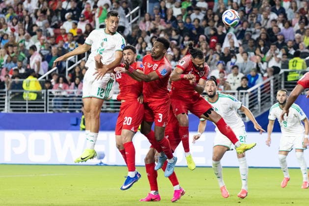 FIFA World Cup, WM, Weltmeisterschaft, Fussball 2026 - Group J - Jordan vs Algeria Algeria forward Nadhir Benbouali (L) scores a goal during the FIFA World Cup 2026 group stage match Jordan against Algeria, at the San Francisco Bay Area Stadium in Santa Clara, USA, 22 June 2026. Santa Clara United States  Copyright: xBENJAMINxFANJOYx