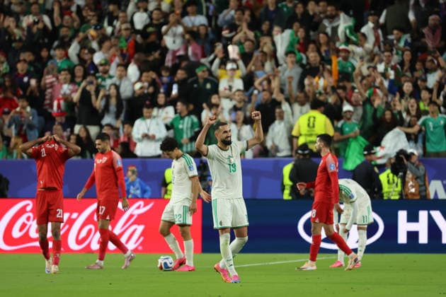 Nabil Bentaleb (c) of Algeria celebrates at the end of a Group J match at the 2026 FIFA World Cup, WM, Weltmeisterschaft, Fussball 2026 group stage match Jordan against Algeria at the Levi s stadium in Santa Clara, United States, 22 June 2026. FIFA World Cup 2026 - Group J - Jordan vs Algeria !ACHTUNG: NUR REDAKTIONELLE NUTZUNG!  Copyright: xMIGUELxGUTIÉRREZx AME3626 20260623-55020679476_1
