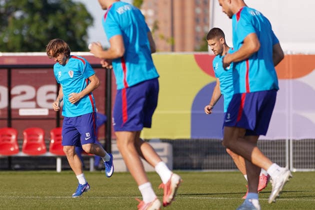 Croatia Training Day - 2026 FIFA World Cup, WM, Weltmeisterschaft, Fussball Luka Modric 10 of Croatia national football team warms-up during the training day ahead the 2026 FIFA World Cup Group L match against Panama at Centennial Park on June 22, 2026 in Toronto, Canada. (Photo by Leonardo Ramirez Eyepix Group) Copyright: xLeonardoxRamirezx xEyepixxGroupx LR22062026-08254