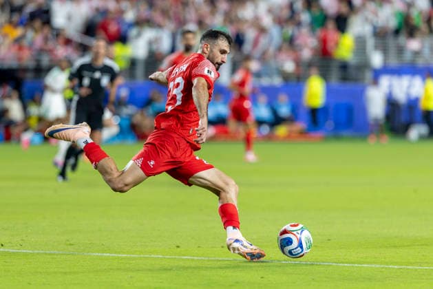 SANTA CLARA, CA - JUNE 22: Ehsan Haddad 23 of Jordan clears during the FIFA World Cup, WM, Weltmeisterschaft, Fussball Group J match between Jordan and Algeria on June 22, 2026 at San Francisco Bay Area Stadium in Santa Clara, CA. (Photo by Bob Kupbens Icon Sportswire) SOCCER: JUN 22 FIFA World Cup 26 Group J - Jordan vs Algeria EDITORIAL USE ONLY Icon260622067