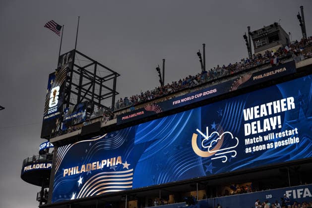 France vs. Iraq FILADÃ LFIA, PN - 22.06.2026: FRANCE VS. IRAQ - The resumption of play is delayed due to bad weather during the match between France and Iraq, valid for the second round of the group stage of the 2026 World Cup, held at Lincoln Financial Field in Philadelphia, United States. (Photo: Marcelo Machado de Melo Fotoarena) x2968111x  MarceloxMachadoxdexMelo