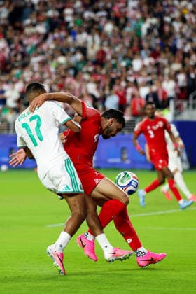 June 22, 2026, Santa Clara, California, USA: Santa Clara, USA - June 22 2026: Rafik Belghali 17 of Algeria and Husam Abu Dahab 4 of Jordan chase the ball during a FIFA World Cup, WM, Weltmeisterschaft, Fussball group match between Jordan and Algeria at San Francisco Bay Area Stadium Santa Clara USA - ZUMAp121 20260622_zsp_p121_090 Copyright: xChrisxPutnamx