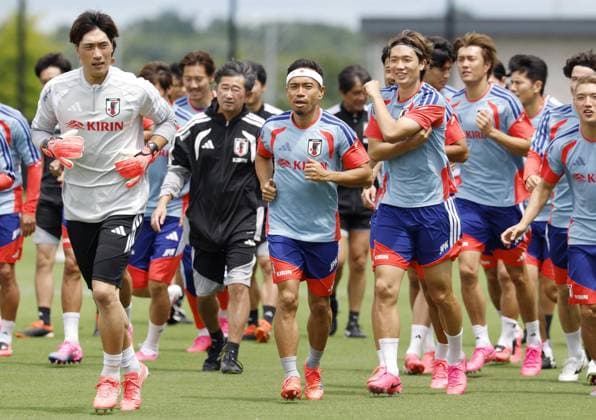 Football: 2026 World Cup The Japan football World Cup squad train at the team s base camp in the suburbs of Nashville, Tennessee, on June 22, 2026, ahead of a Group F match against Sweden.  A14AA0005619917P
