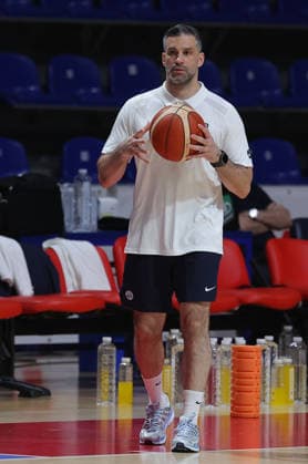 Practice Serbia basketball national team, Nationalteam FIBA Basketball World Cup 2027 European Qualifiers Window 3 Belgrade, Serbia. June 23rd 2026. Head coach of Serbia Dusan Alimpijevic during an open training session ahead of the FIBA Basketball World Cup 2027 European Qualifiers Group C games against Switzerland on July 2 and Bosnia and Herzegovina on July 5, in Belgrade, Serbia. Belgrade Serbia Copyright: xPedjaxMilosavljevic STARSPORTx x2026x