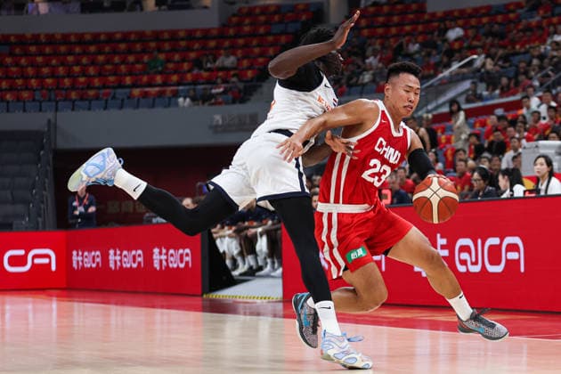 HANGZHOU, CHINA - JUNE 23: He Xining 23 of Team China attends a training session ahead of the 2026 men s basketball warm-up match between China and Netherlands on June 23, 2026 in Hangzhou, Zhejiang Province of China.  Copyright: xVCGx 111649959741