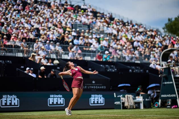 June 23, 2026, Bad Homburg, Hessen, Germany: Emma Navarro of United States is serving to Eva Lys of Germany during the BAD HOMBURG OPEN powered by SOLARWATTT- WTA500 - Womens Tennis, 23.6.2026 in Bad Homburg (Tennis-Club Bad Homburg), Germany - Photo: Tennis 2026: Bad Hombug Open - WTA500: NAVARRO 7:6 6:3 LYS  - ZUMAs343 20260623_zsp_s343_059 Copyright: xMathiasxSchulzx