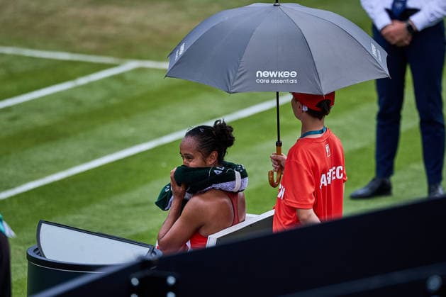June 23, 2026, Bad Homburg, Hessen, Germany: Leylah Fernandez of Canada is sitting no the Players bench under a umbrella and with ice towel during the BAD HOMBURG OPEN powered by SOLARWATTT- WTA500 - Womens Tennis, 23.6.2026 in Bad Homburg (Tennis-Club Bad Homburg), Germany - Photo: Tennis 2026: Bad Hombug Open - WTA500: WANG 6:3 6:4 FERNANDEZ  - ZUMAs343 20260623_zsp_s343_094 Copyright: xMathiasxSchulzx
