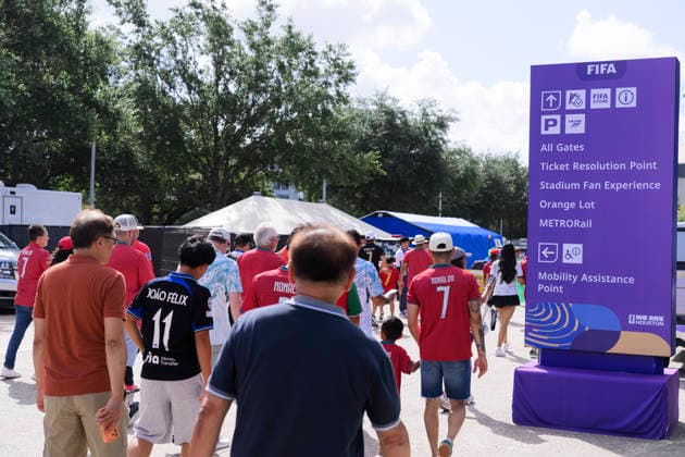 260623 Fans outside Houston stadium ahead of the FIFA World Cup, WM, Weltmeisterschaft, Fussball 2026 football match between Portugal and Uzbekistan on June 23, 2026 in Houston. Photo: Ludvig Thunman BILDBYRAN kod LT LT0803 fotboll football soccer fotball vm fotbolls-vm fotball-vm fotbolls-vm 2026 fifa world cup 2026 day 13 bbeng publik fans supporters *** June 23, 2026  Copyright: LUDVIGxTHUNMAN BB260623LT004