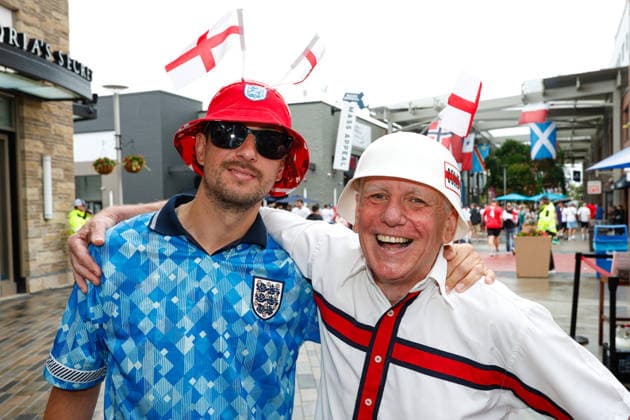 June 23, 2026; Foxborough, Massachusetts, USA; England supporters celebrate at Patriot Place ahead of a FIFA World Cup, WM, Weltmeisterschaft, Fussball 2026 Group L match between England and Ghana at Boston Stadium. (c) CSM FIFA World Cup 2026: England Vs Ghana JUN 23  - ZUMAc04_ 20260623_zma_c04_001 Copyright: xBurtxGranofskyx