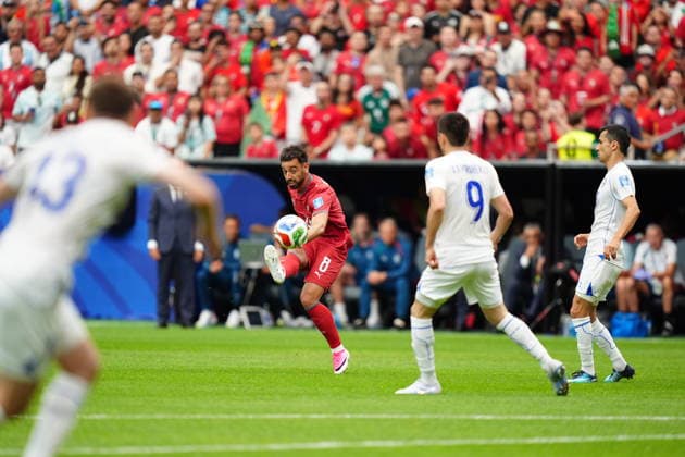 Portugal v Uzbekistan - FIFA World Cup, WM, Weltmeisterschaft, Fussball 2026 - Group K HOUSTON, USA - JUNE 23: Bruno Fernandes of Portugal in action during the 2026 FIFA World Cup First Stage Group K match between Portugal and Uzbekistan at NRG Stadium (Houston Stadium) in Houston, Texas, United States on June 23, 2026. Hakan Akgun Anadolu Texas United States. Editorial use only. Please get in touch for any other usage.  Copyright: x2026xAnadoluxHakanxAkgunx