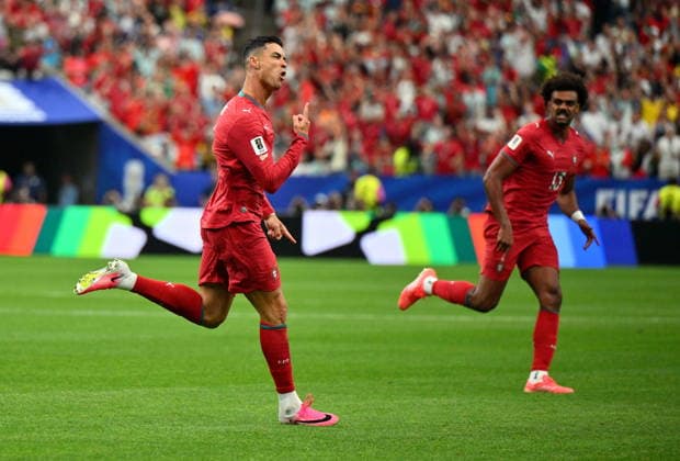 FIFA World Cup, WM, Weltmeisterschaft, Fussball 2026 - Group K - Portugal vs Uzbekistan Cristiano Ronaldo of Portugal (L) celebrates scoring the 1-0 during the FIFA World Cup 2026 group stage match Portugal against Uzbekistan, in Houston, USA, 23 June 2026. HOUSTON United States  Copyright: xSAMxWASSONx