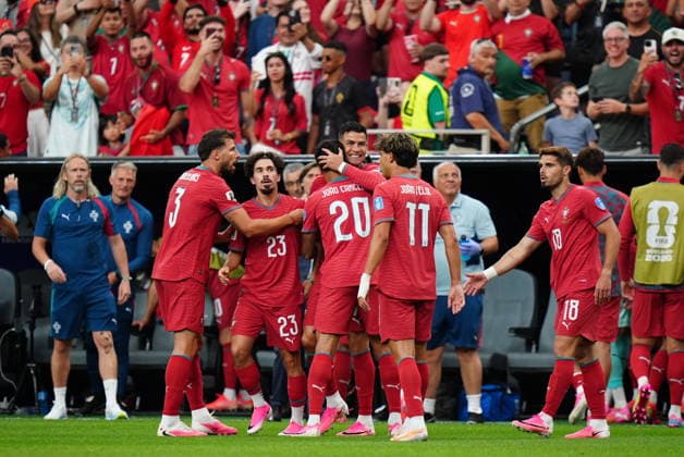 Portugal v Uzbekistan - FIFA World Cup, WM, Weltmeisterschaft, Fussball 2026 - Group K HOUSTON, USA - JUNE 23: Cristiano Ronaldo of Portugal celebrates with his teammates after scoring a goal during the 2026 FIFA World Cup First Stage Group K match between Portugal and Uzbekistan at NRG Stadium (Houston Stadium) in Houston, Texas, United States on June 23, 2026. Hakan Akgun Anadolu Texas United States. Editorial use only. Please get in touch for any other usage.  Copyright: x2026xAnadoluxHakanxAkgunx