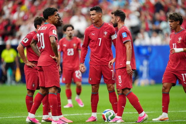 Portugal v Uzbekistan - FIFA World Cup, WM, Weltmeisterschaft, Fussball 2026 - Group K HOUSTON, USA - JUNE 23: Cristiano Ronaldo, Bruno Fernandes, Joao Cancelo of Portugal are seen prior the set piece during the 2026 FIFA World Cup First Stage Group K match between Portugal and Uzbekistan at NRG Stadium (Houston Stadium) in Houston, Texas, United States on June 23, 2026. Hakan Akgun Anadolu Texas United States. Editorial use only. Please get in touch for any other usage.  Copyright: x2026xAnadoluxHakanxAkgunx