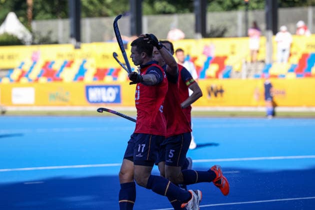 2026_06_23, FIH Hockey Pro League, Argentinien vs Spanien , Männer, Ernst-Reuter-Sportfeld Pepe Cunill (Spanien, 17), Freude nach dem Tor Berlin Berlin Germany *** June 23, 2026, FIH Hockey Pro League, Argentina vs. Spain, Men, Ernst Reuter Sportfeld Pepe Cunill Spain, 17, Celebrating a goal Berlin, Berlin, Germany,detected_source_language