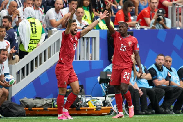 HOUSTON, TX - JUNE 23: Bruno Fernandes 8 of Portugal reacts to the referee™s call during the FIFA World Cup, WM, Weltmeisterschaft, Fussball 2026 Group K match between Portugal and Uzbekistan on June 23, 2026, at Houston Stadium in Houston, Texas. (Photo by David Buono Icon Sportswire) SOCCER: JUN 23 FIFA World Cup 26 Group K - Portugal vs Uzbekistan EDITORIAL USE ONLY Icon260623014