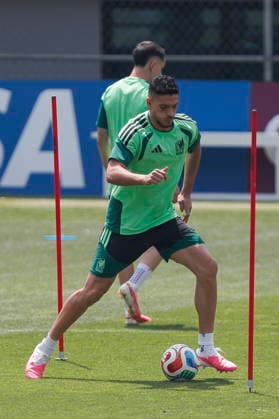 2026 FIFA World Cup, WM, Weltmeisterschaft, Fussball - Group A - Mexico s training session Mexico s Raul Jimenez takes part in a training session in Mexico City, Mexico, 23 June 2026. Mexico will face Czech Republic in their 2026 FIFA World Cup Group A soccer match on 25 June. Mexico City Mexico  Copyright: xISAACxESQUIVELx